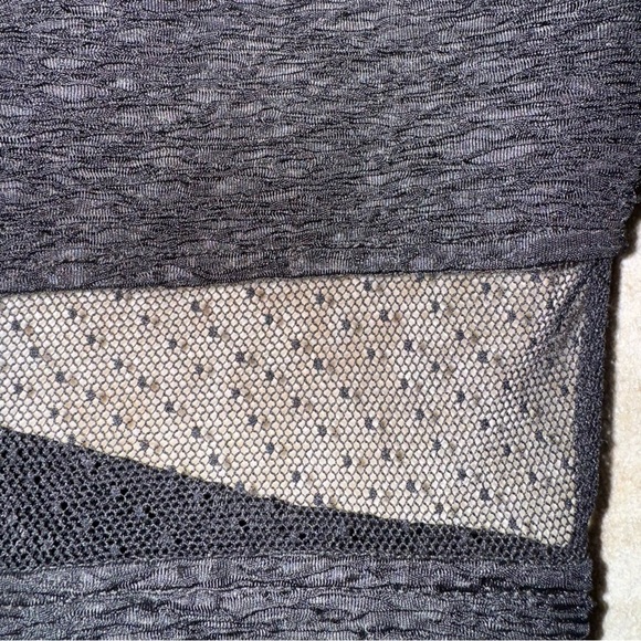 BCBGeneration Black Mesh Cutout Long Sleeve Dress Textured Size 0 - Picture 3 of 9